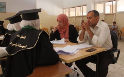 مناقشات بحوث التخرج لطلبة الأقسام العلمية بالكلية