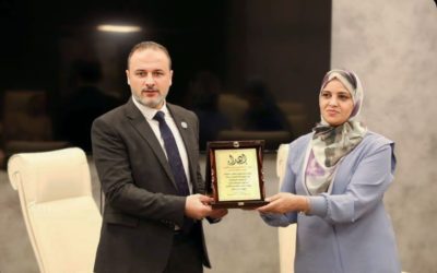كلية التربية بالمرج تسلم ملف اعتمادها إلى رئيس الجامعة