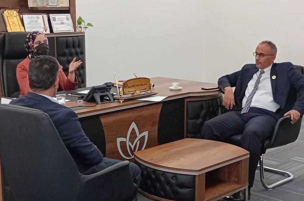 زيارة وفد وزارة التعليم العالي لكلية التربية بالمرج لتعزيز برامج التربية الخاصة وتطوير بيئة التدريب الميداني
